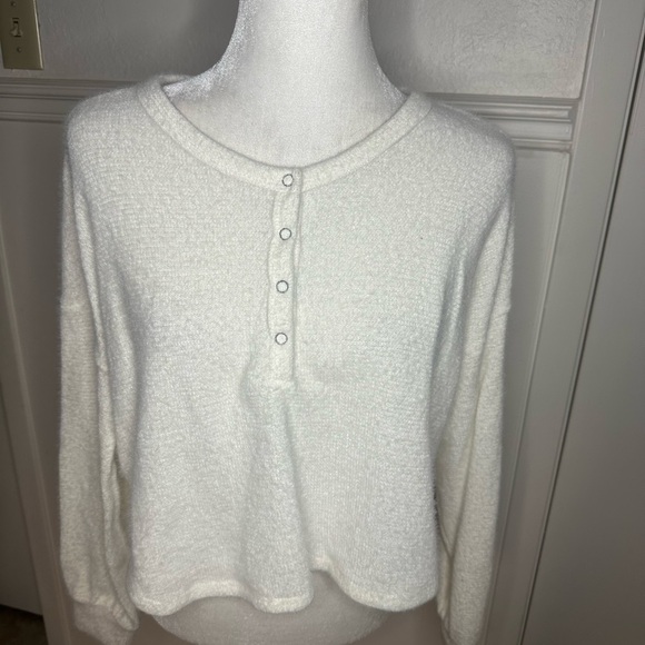 Hollister Cropped White Knit Sweater size S - Picture 1 of 8